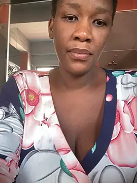 GiantClithpee online show from December 12, 2024, 11:40 am