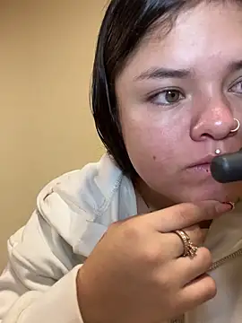 Camila Duarte2 online show from March 6, 2026, 1:29 pm