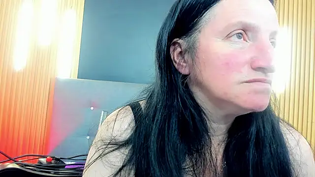 Snapshot of Andre_cloefoxx_ chatting on March 30, 2026, 4:02 am Andre cloefoxx online show from March 30, 2026, 4:02 am