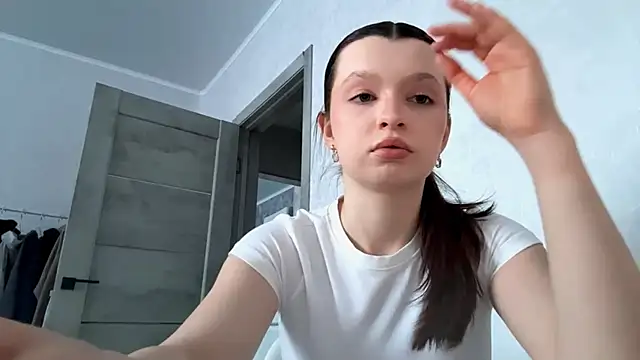 EllieBerrie online show from February 10, 2026, 1:15 pm