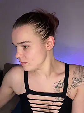 LoreenKinky online show from December 22, 2025, 7:22 pm