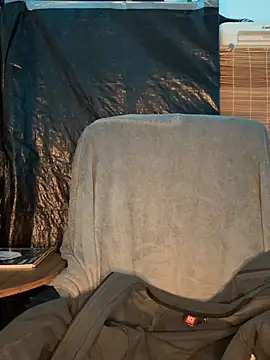 LoreenKinky online show from February 18, 2026, 7:10 pm