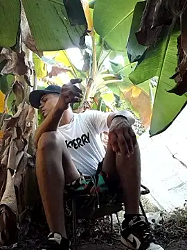 youngboypiss online show from December 2, 2025, 8:04 pm