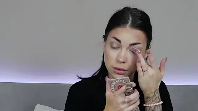 RachaelMils online show from December 23, 2025, 3:59 am