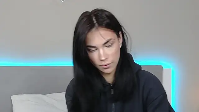 RachaelMils online show from March 5, 2026, 3:57 am