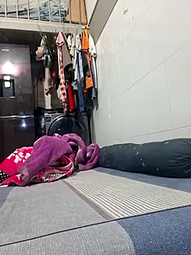 felicity chloe online show from March 25, 2026, 4:24 pm