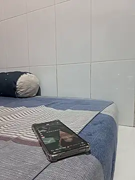 felicity chloe online show from April 2, 2026, 11:35 pm