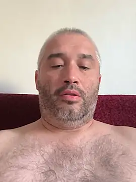 Olomoucak1982 online show from June 25, 2026, 5:39 pm
