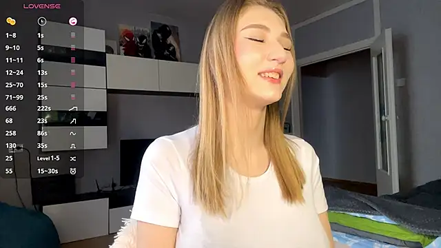 Snapshot of AveryBerkson chatting on February 9, 2026, 3:32 am AveryBerkson online show from February 9, 2026, 3:32 am