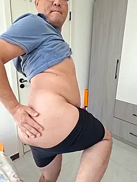 a jie online show from December 3, 2025, 1:02 am