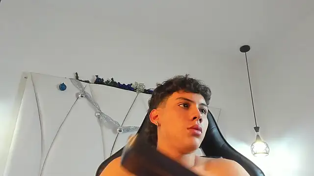 Snapshot of Erick_wingston chatting on December 4, 2025, 12:58 pm Erick wingston online show from December 4, 2025, 12:58 pm