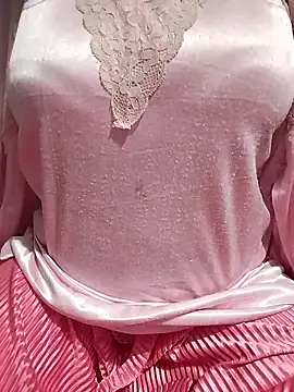 hottyrose69 online show from April 6, 2026, 3:46 pm