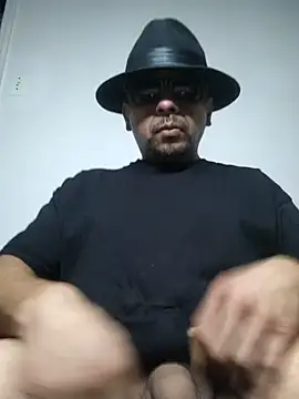 Snapshot of _papi_G_ chatting on August 4, 2026, 10:51 am papi G online show from August 4, 2026, 10:51 am