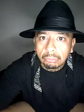 Snapshot of _papi_G_ chatting on August 6, 2026, 10:17 am papi G online show from August 6, 2026, 10:17 am