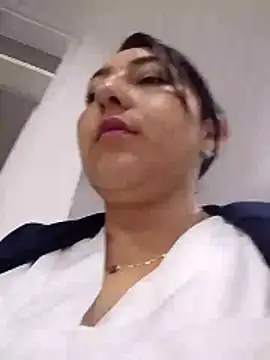 Valeria montana  online show from March 3, 2026, 12:00 pm