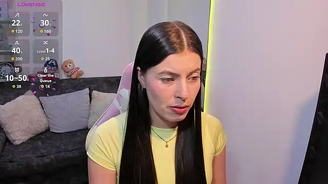 KatieCortes online show from January 6, 2026, 1:31 am