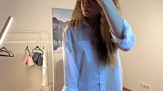 Snapshot of TobiBrighton chatting on December 3, 2025, 5:59 am TobiBrighton online show from December 3, 2025, 5:59 am