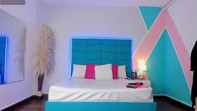  victoria collins  online show from February 28, 2026, 8:32 pm