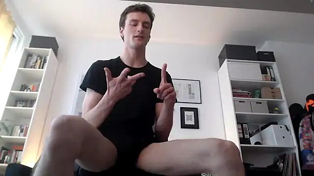 Snapshot of MindlyXXX chatting on October 16, 2025, 12:06 pm MindlyXXX online show from October 16, 2025, 12:06 pm