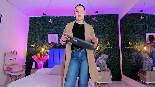 GabyyCute  online show from January 11, 2026, 3:11 am