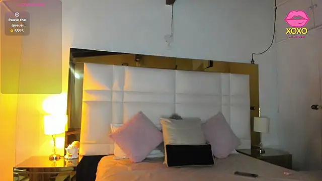 Snapshot of Zoei_Moon chatting on March 21, 2026, 6:55 pm Zoei Moon online show from March 21, 2026, 6:55 pm