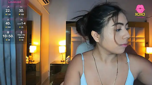 Snapshot of Zoei_Moon chatting on March 24, 2026, 7:08 pm Zoei Moon online show from March 24, 2026, 7:08 pm