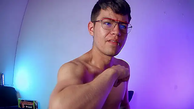 Snapshot of nicolatinboy chatting on February 22, 2026, 9:35 pm nicolatinboy online show from February 22, 2026, 9:35 pm