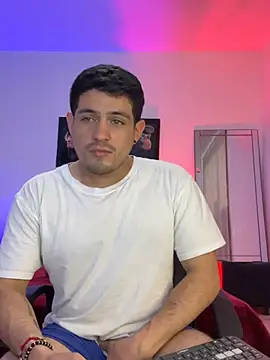 williamsmiiths16 online show from May 11, 2026, 4:04 pm