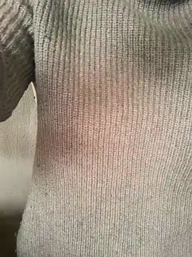 Snapshot of maian_love chatting on December 4, 2025, 8:34 am maian love online show from December 4, 2025, 8:34 am