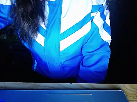 Snapshot of maian_love chatting on January 6, 2026, 7:39 pm maian love online show from January 6, 2026, 7:39 pm