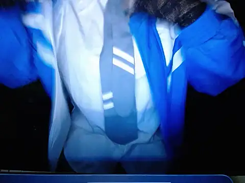 Snapshot of maian_love chatting on January 8, 2026, 5:15 pm maian love online show from January 8, 2026, 5:15 pm