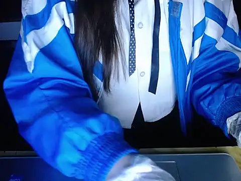 Snapshot of maian_love chatting on February 15, 2026, 7:32 pm maian love online show from February 15, 2026, 7:32 pm