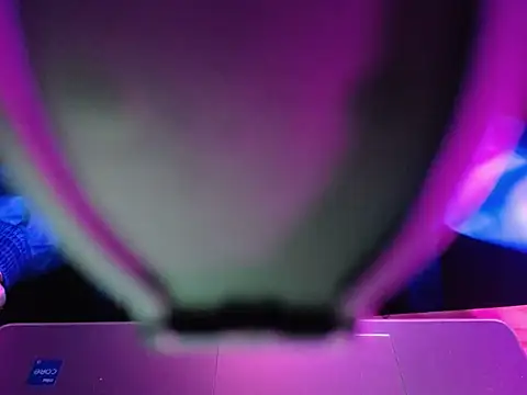 Snapshot of maian_love chatting on February 18, 2026, 5:31 pm maian love online show from February 18, 2026, 5:31 pm