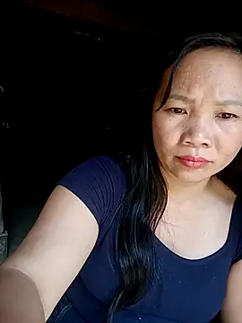 ava-dellght online show from April 23, 2026, 3:52 am