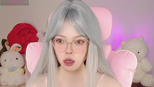 Miyeoonn online show from April 19, 2026, 6:13 am