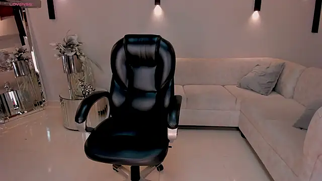 ChloeManson online show from February 13, 2025, 8:55 pm