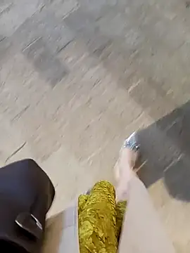 Snapshot of Baby-Linh chatting on December 22, 2025, 2:03 pm Baby-Linh online show from December 22, 2025, 2:03 pm