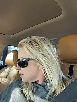 Snapshot of sinfulsara chatting on February 16, 2026, 8:38 pm sinfulsara online show from February 16, 2026, 8:38 pm