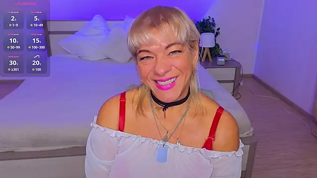 Snapshot of AnittaHarris_ chatting on March 18, 2026, 2:04 am AnittaHarris online show from March 18, 2026, 2:04 am