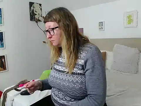 Snapshot of OlgaPavlova chatting on April 9, 2026, 12:43 pm OlgaPavlova online show from April 9, 2026, 12:43 pm