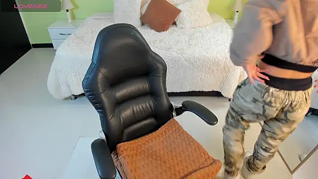 Celeste Rous   online show from March 7, 2026, 12:24 pm