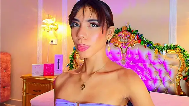 BellaHarpeer online show from December 16, 2025, 8:47 pm