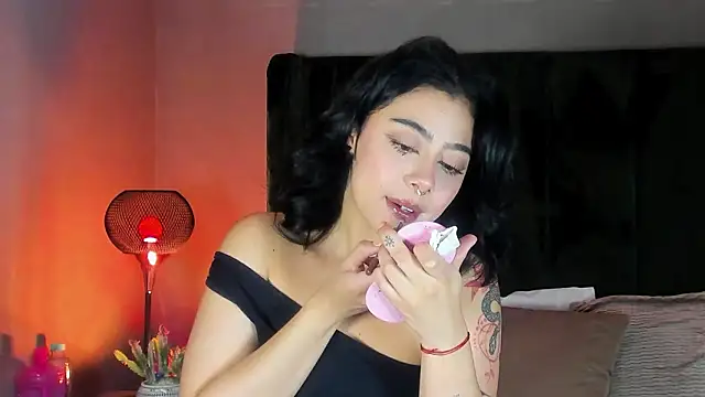 TaniaRedd  online show from March 9, 2026, 2:10 pm