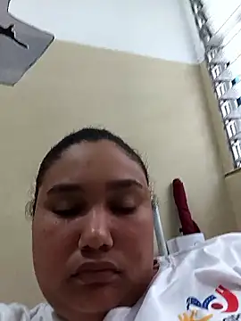 Snapshot of VaneandRossy chatting on January 14, 2026, 1:17 pm VaneandRossy online show from January 14, 2026, 1:17 pm