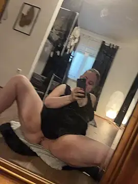 ScarletSaffire online show from April 5, 2026, 8:55 am