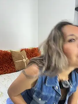 Snapshot of sandrafarrely chatting on April 2, 2026, 2:20 am sandrafarrely online show from April 2, 2026, 2:20 am