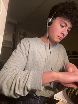 hungspanishtwink online show from February 9, 2026, 7:40 pm