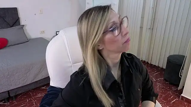 Scarlett 079 online show from February 14, 2026, 12:02 pm