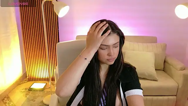 Snapshot of victoria___moon chatting on February 24, 2026, 1:31 pm victoria moon online show from February 24, 2026, 1:31 pm