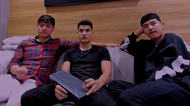 Snapshot of big__friends chatting on December 15, 2025, 1:48 pm big friends online show from December 15, 2025, 1:48 pm